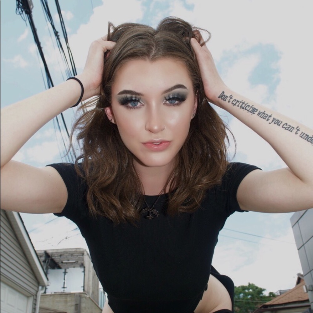 Meet your Posher, Scarlett